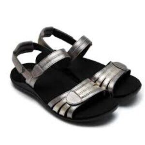 Abeo Women's‎ Silver Brynn BW052 Leather Classic Slingback Sandal Size 8.5
